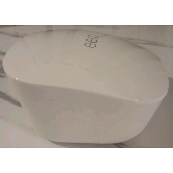 Eero  Wi-Fi Extender Beacon Model J010001 - Picture 6 of 7